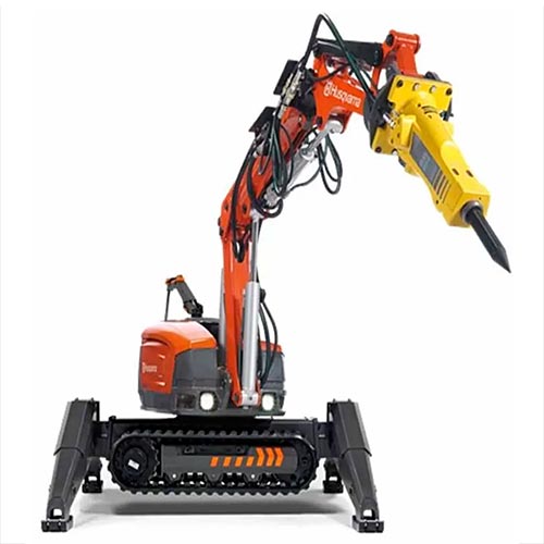 ROBOT-de-Demolicion Robot de demolición para derribos peligrosos o en espacios reducidos. Cobaleda Excavvaciones
